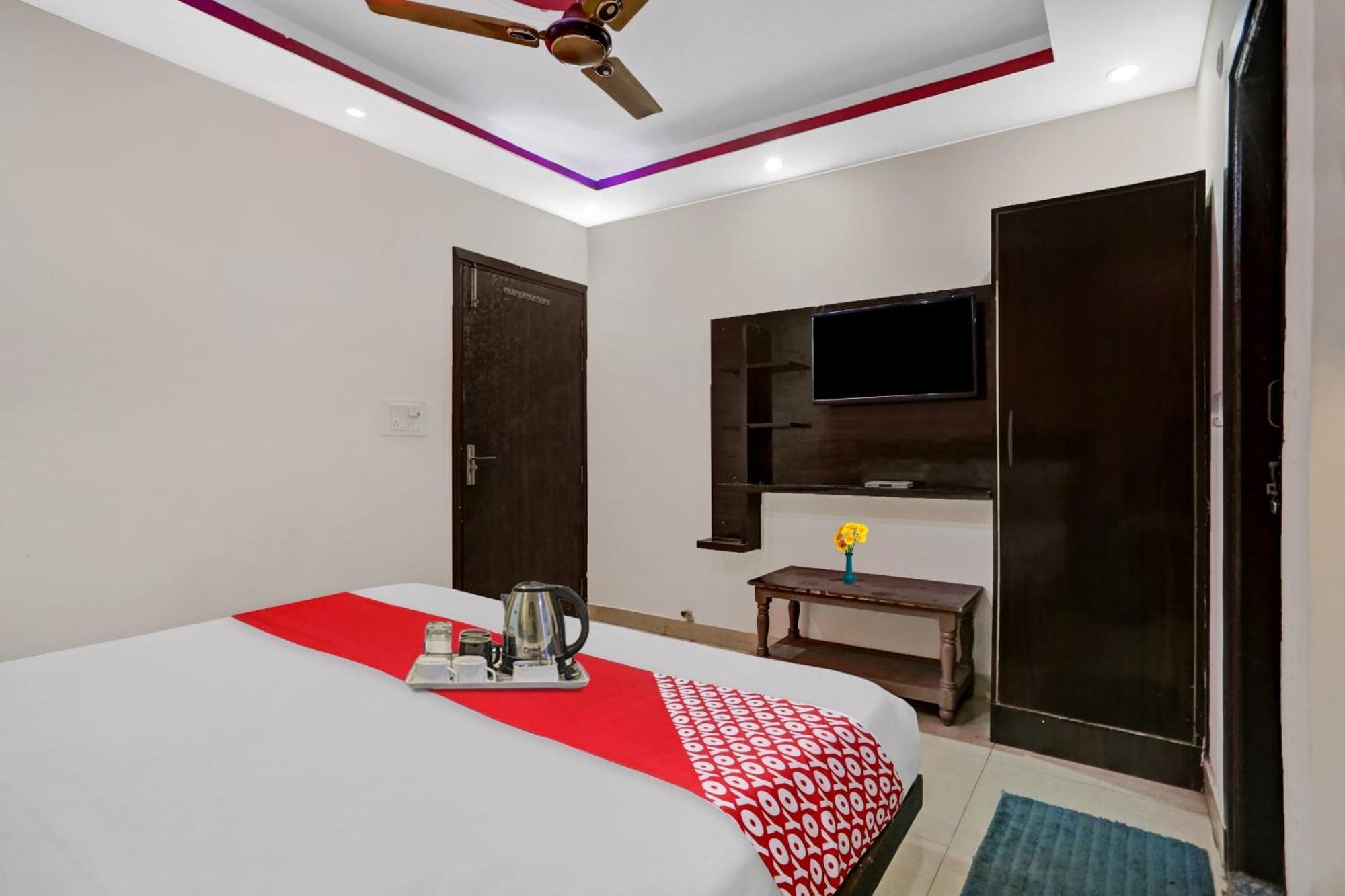 Hotel O Hotel Blue Orchid นิวเดลี ภายนอก รูปภาพ